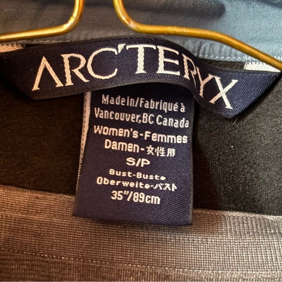 Arc’teryx Javelin JV Gore-Tex Hoodie Jacket Women’s - Picture 9 of 16